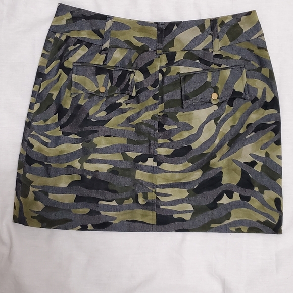 EXPRESS STRETCH Denim Camo Mini Skirt, Size 1/2 - Picture 2 of 3